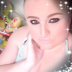 Meet your Posher, Christina